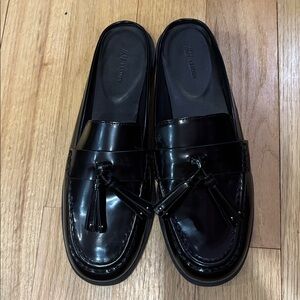 NWOT H&M Shiny Black Tassel mule Loafers